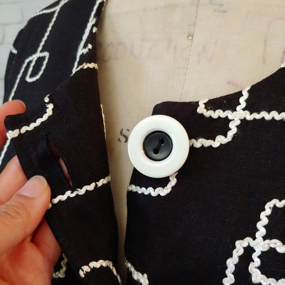 ❤️SOLD❤️   Josephine Chaus Atomic Embroidered Blazer - Picture 4 of 7